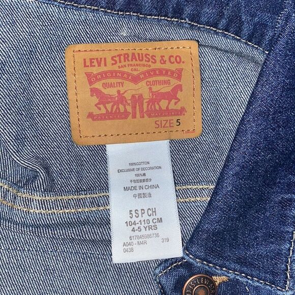 NWT Levi's Little Boys' Denim Embroidered Trucker Jean Jacket Size 5 Casual Fall - Picture 3 of 7